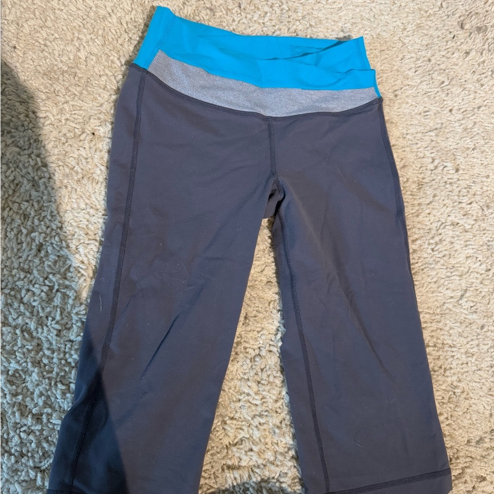 Lululemon Athletica Blue and Gray Capris